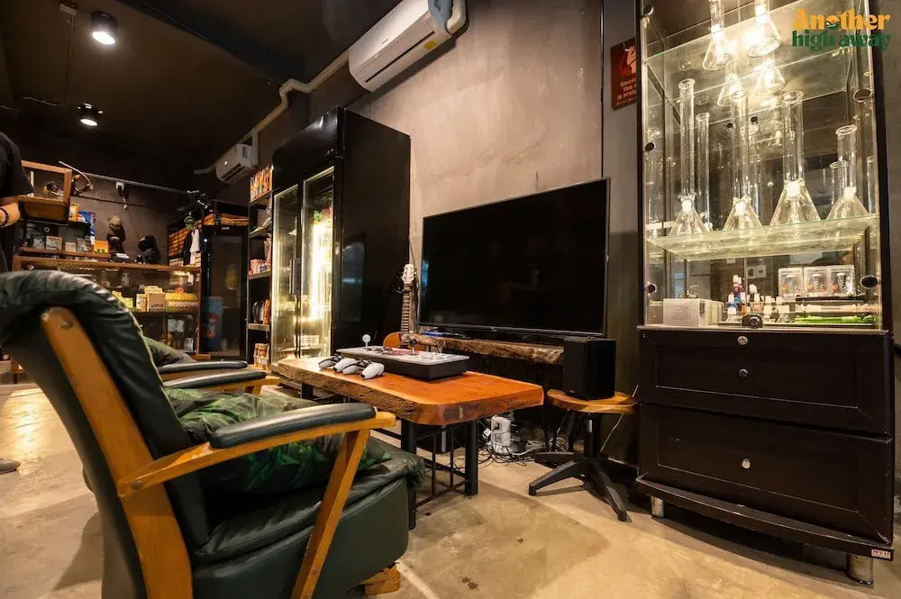 Another High Away Hostel - Bangkok
