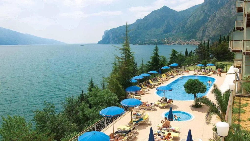 EALA My Lakeside Dream