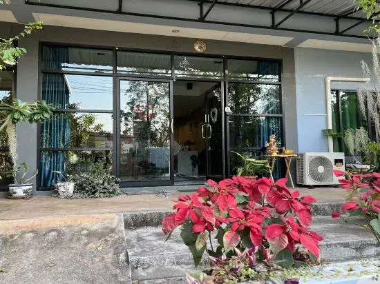 V Tharm Hotel