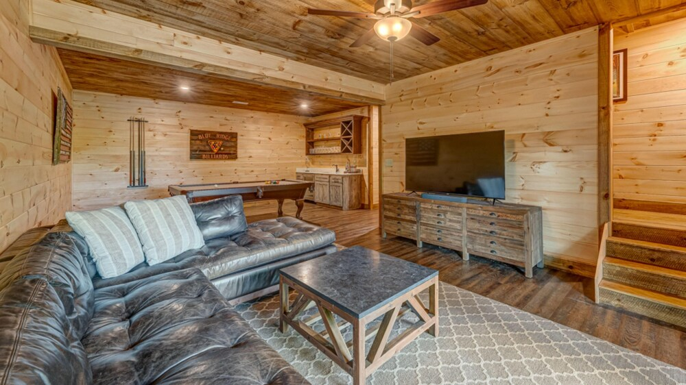 Sasquatch Chalet by Escape to Blue Ridge