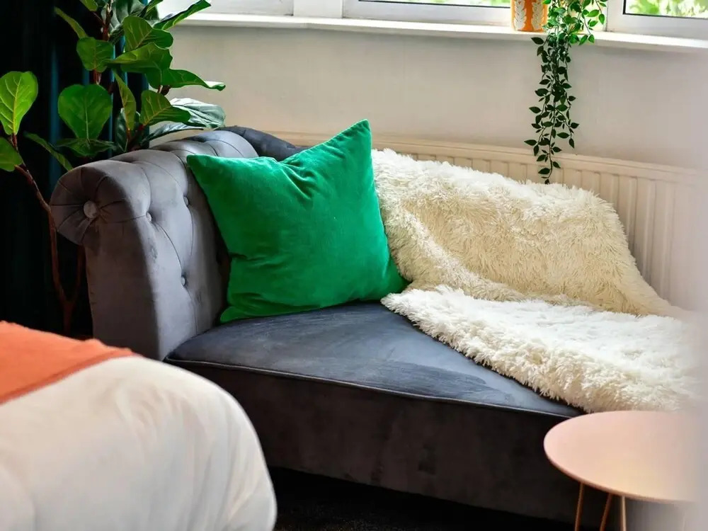 House - Sleeps up to 9 & Free Parking