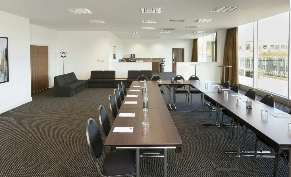 Hampton by Hilton Luton Airport
