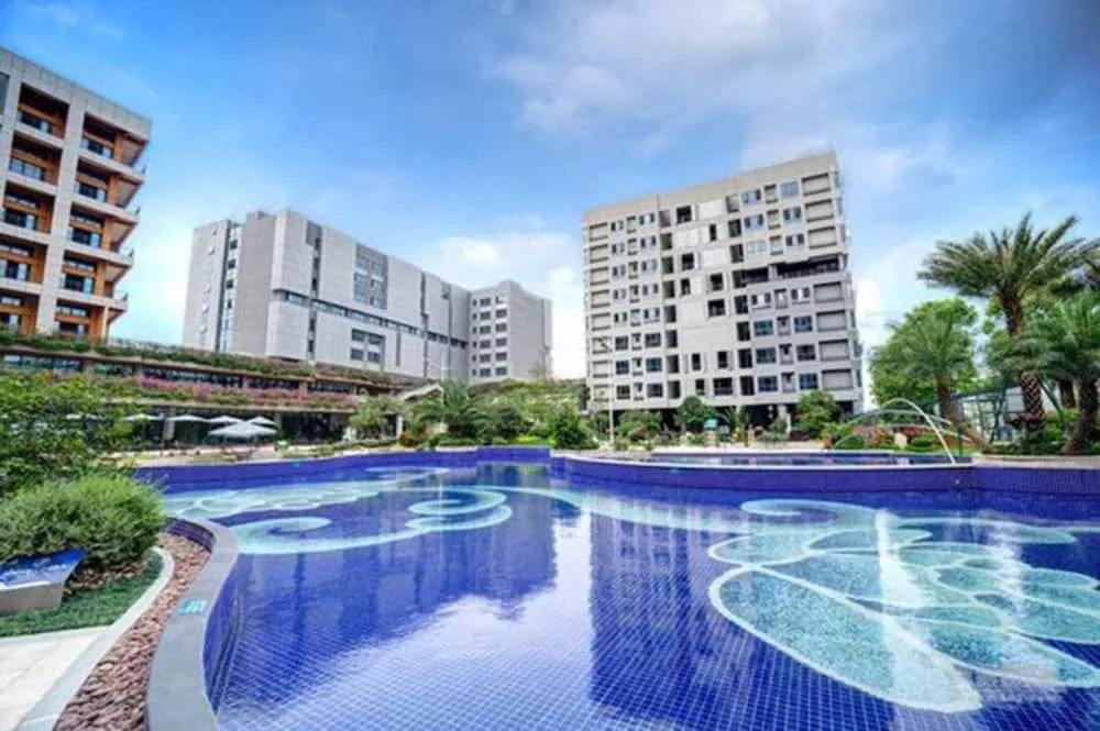 BaiHe International Apartment Hotel