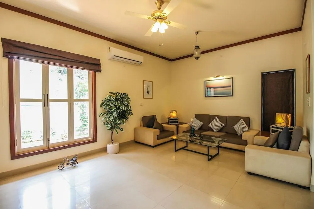 OYO 10157 Home Exotic 4BHK Villa Dona Paula