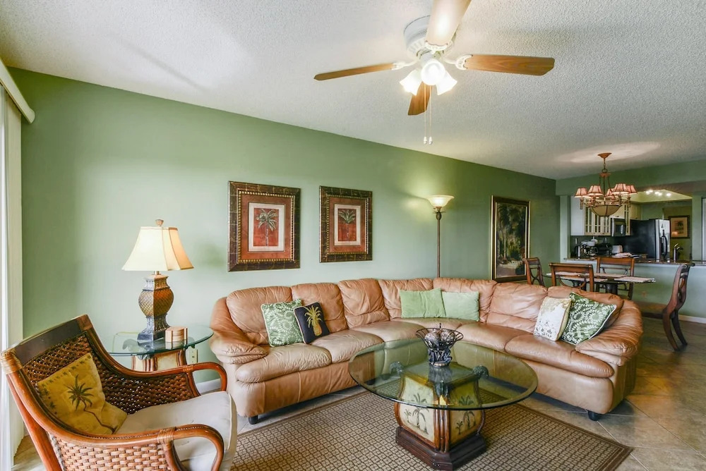 Land's End 204 Building 9 Beachfront Condo / Updated / Gated