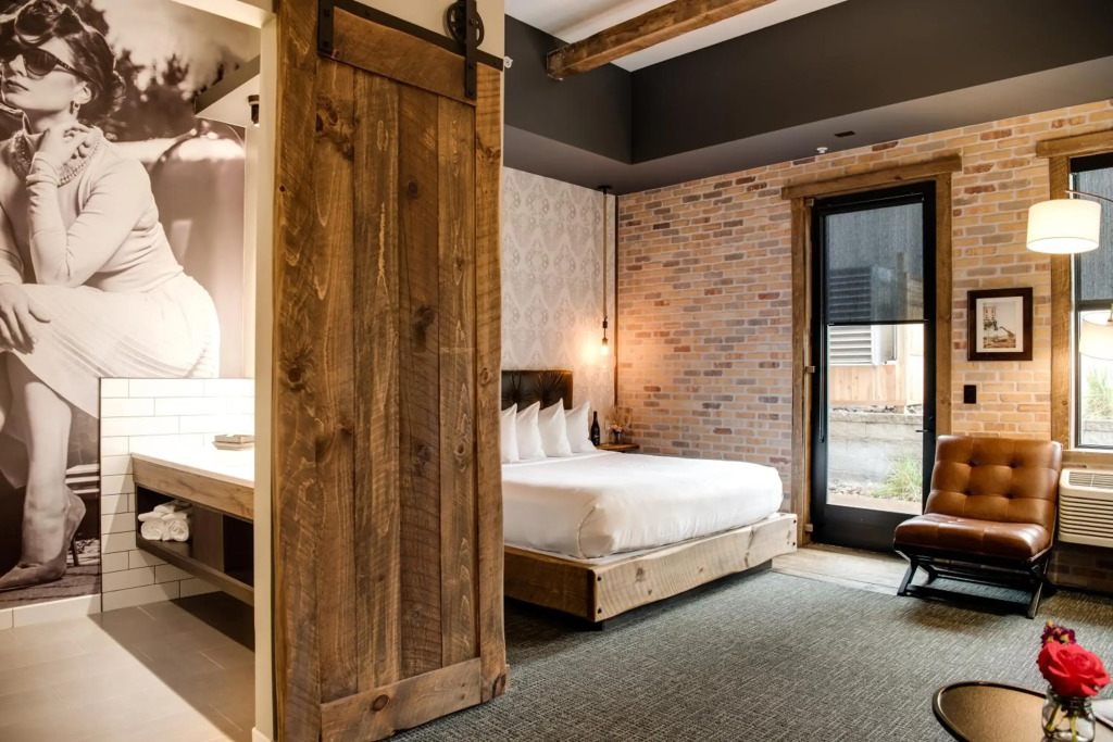 Hotel Crosby
