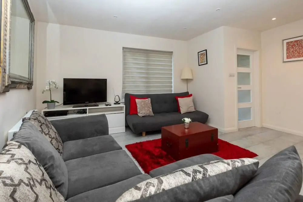 Bright & Contemporary 1bedroom Annexe - Herne Hill!