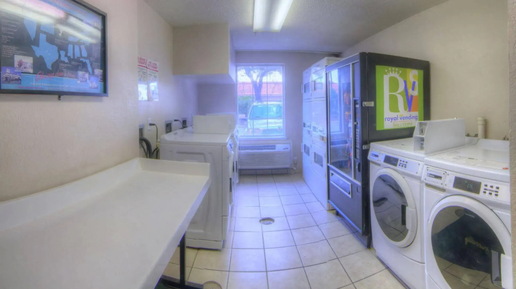 InTown Suites Extended Stay Orlando FL - Presidents Dr