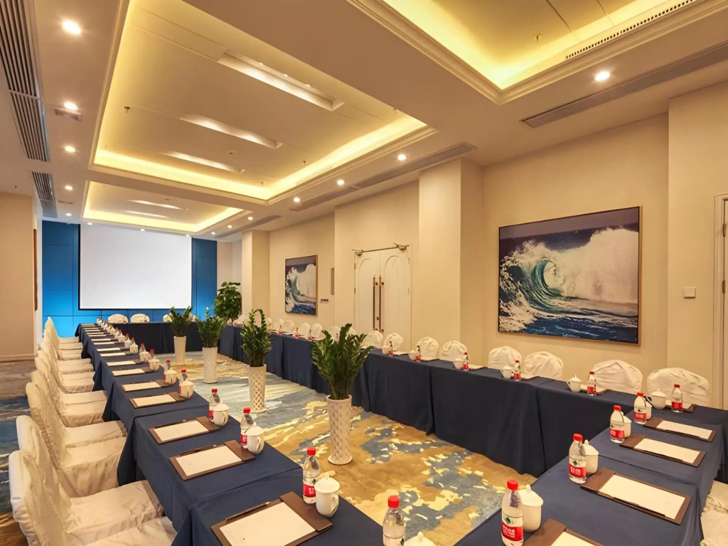 Beihai Manju Hotel (Yintan Qiaogang Folk Street Branch)