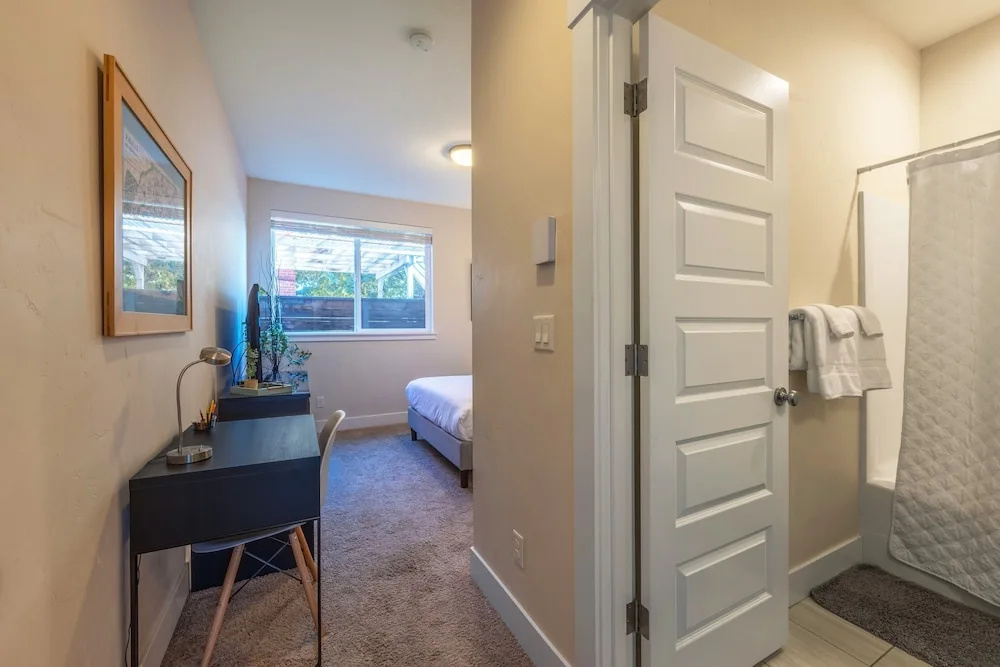 Hull Street Loft 2 Bedroom Townhouse by RedAwning