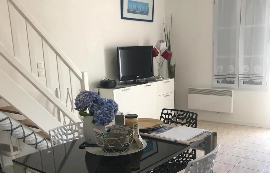 Jolie Maison Bien Équipée, Pour 2 Ou 4 Personnes
