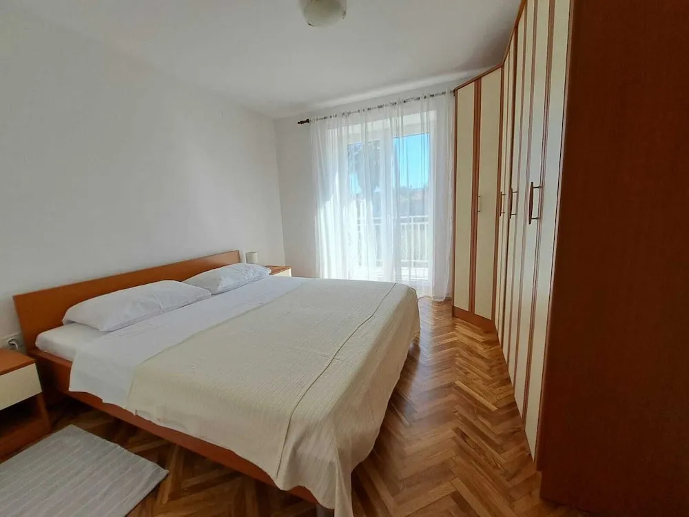 Apartments Maestral