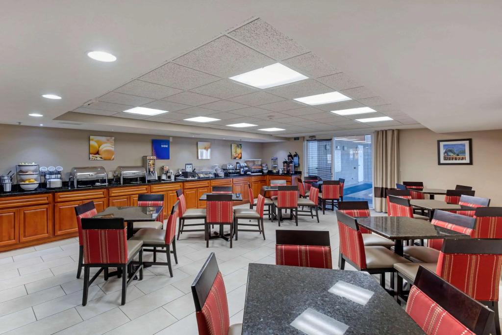Comfort Inn & Suites Jackson - West Bend