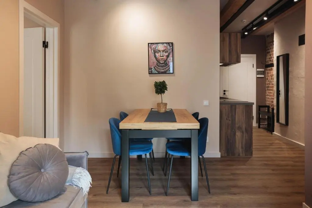 Colonel Suites & Apartments