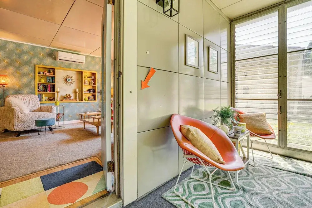 Lustron of the Lakes: Retro MCM Gem in Tangletown