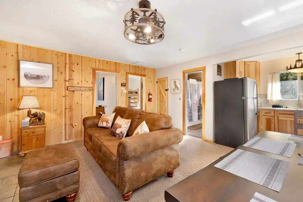 1938-montana Cabin 2 Bedroom Home by RedAwning