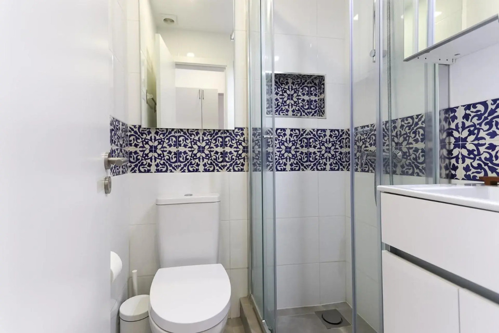 Wal Apartments- 3 bedrooms with parking space