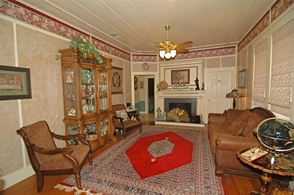 Southern Charm Lodging