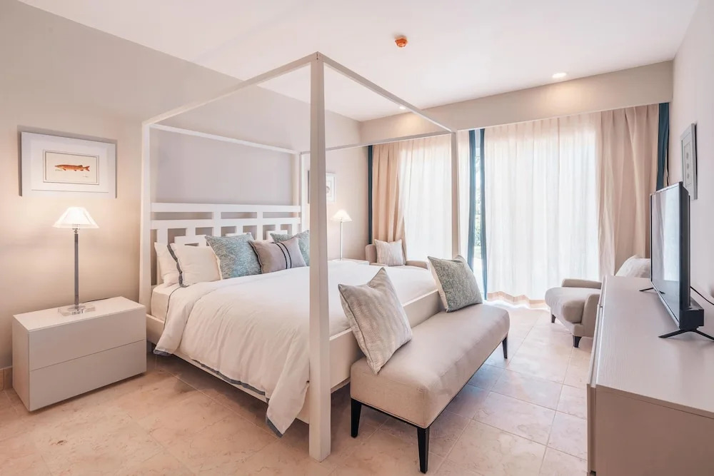 Apt w 2br-beachfront Private Pool in Sotogrande