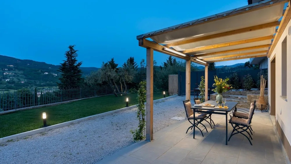 TERRAZZA SULLA VALLE 4&2, Emma Villas