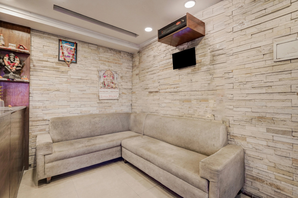 Collection O Rispana Pul Dehradun Formerly Hotel Square 1