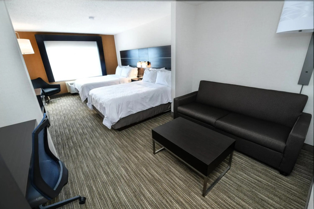 Holiday Inn Express Hotel & Suites Grand Forks by IHG