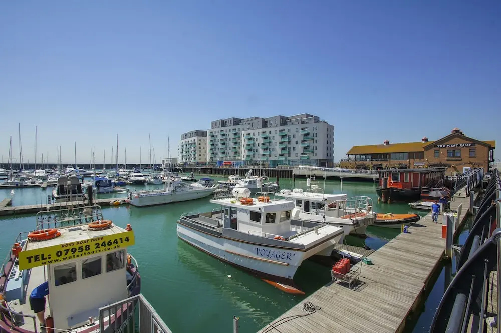Orion Marina Sea View Parking by Brighton Holiday Lets