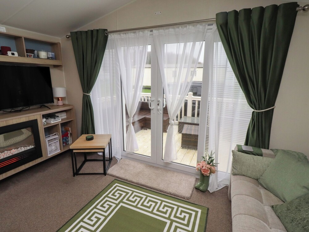 Homeslea 33 Millennium Gardens