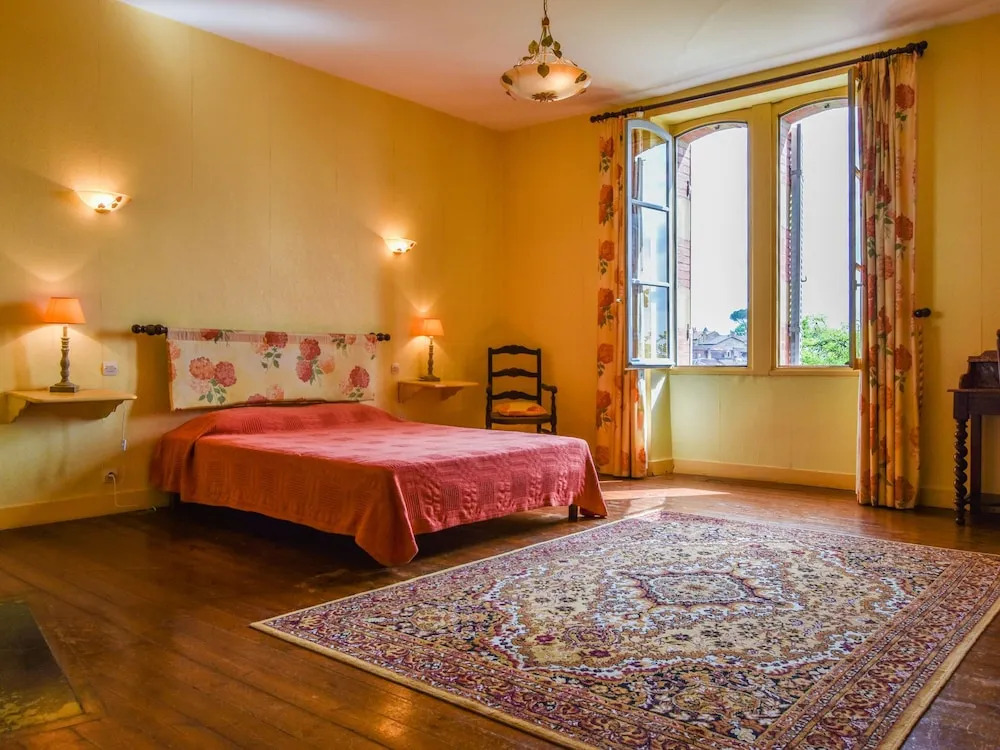 Monumental House With Private Pool and a Stunning View of Belvès