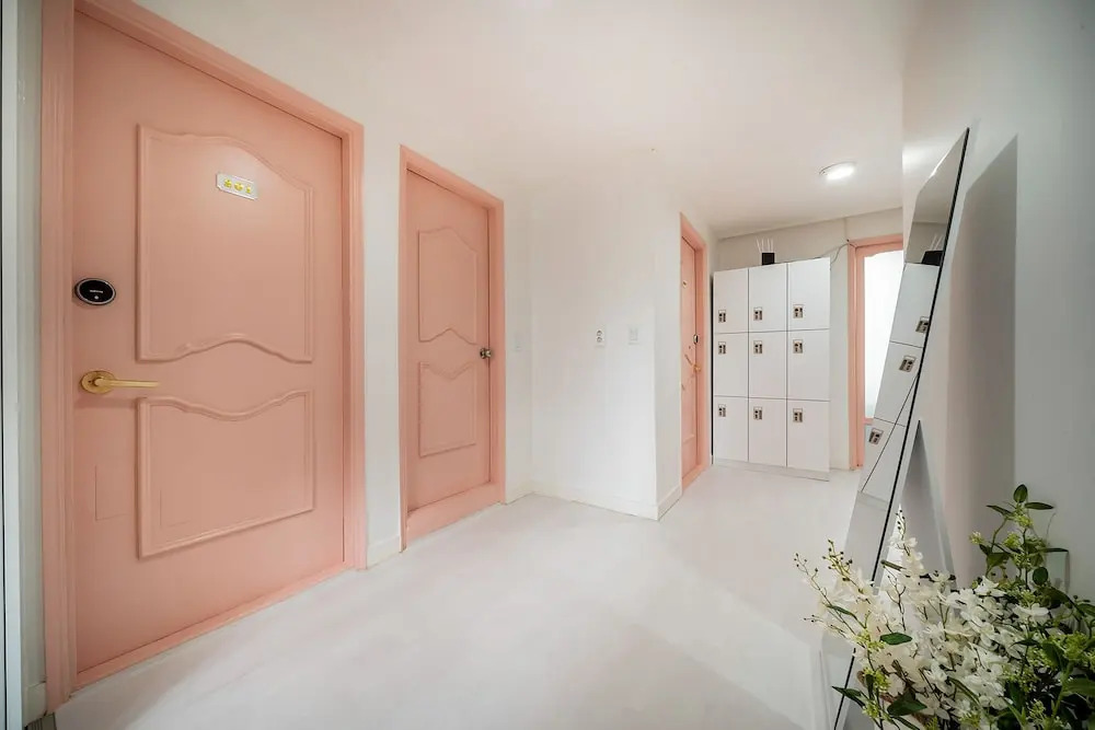 YAB Guesthouse - Female Only