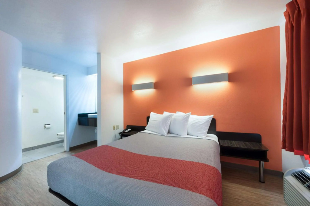 Motel 6-Dallas, TX - Northeast