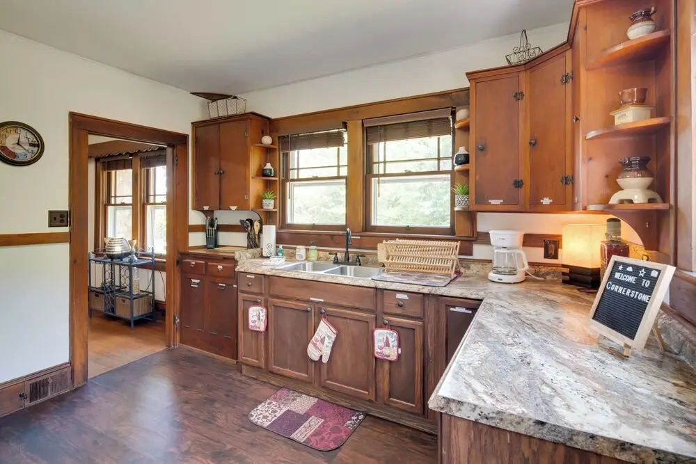 Hike + Explore: Mountain-view Escape in Candler