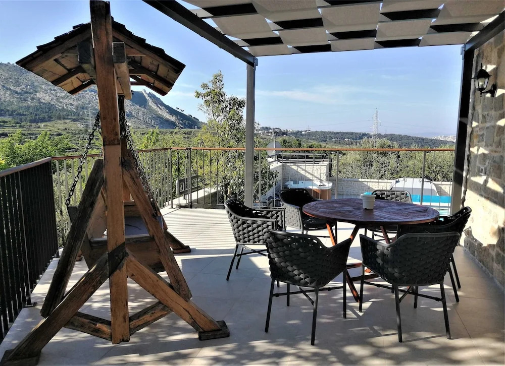 Villa Manda Korina - Three-Bedroom Villa with Private Pool