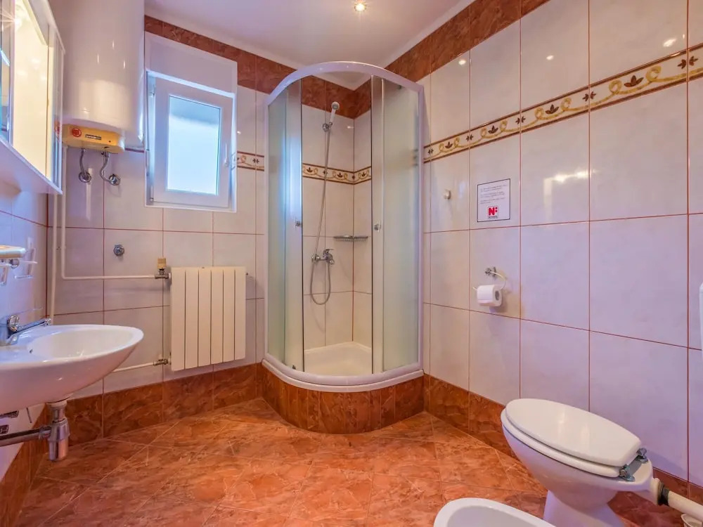 Apartment Dado