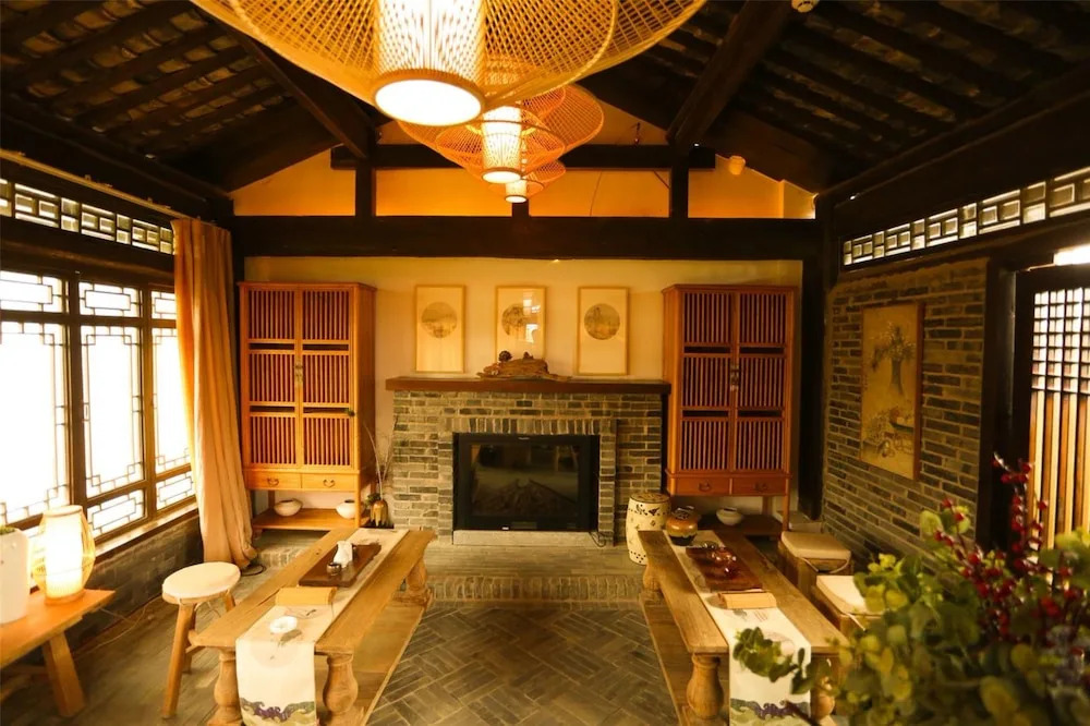 Lijiang Starlight Snow Mountain Hotel