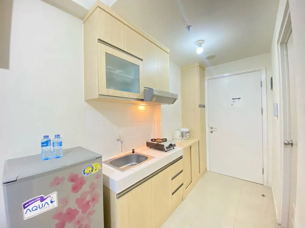 Classy Chic Studio Room At Apartment Parahyangan Residence Bandung