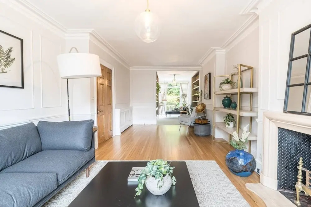 Beautiful 5 Bedroom Home With Garden in South Kensington