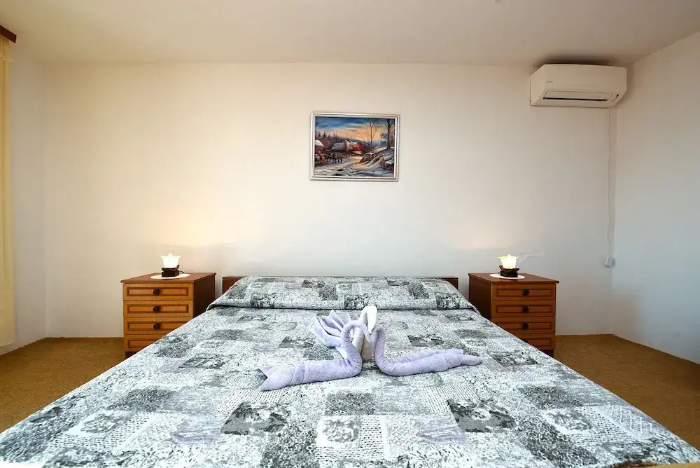 Apartment 1492