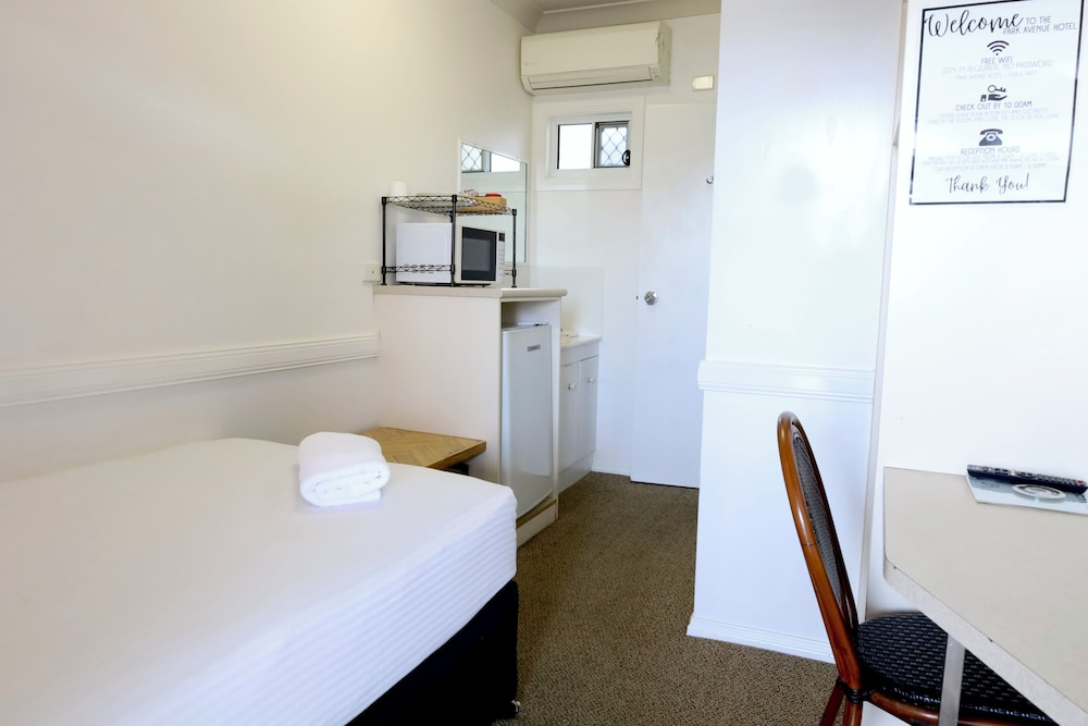 Park Avenue Hotel Motel