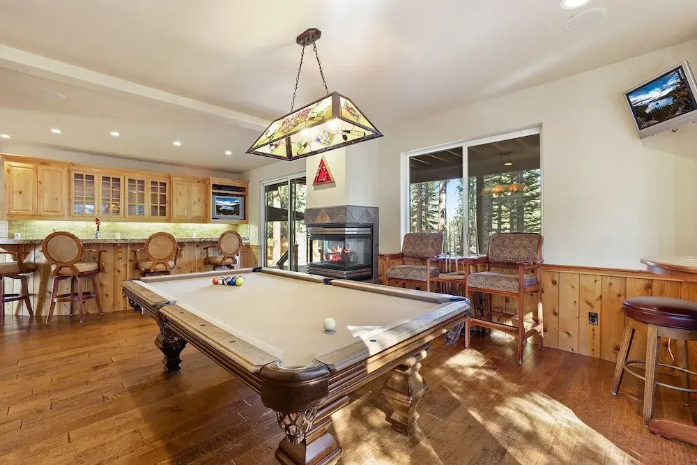 Fully Remodeled Tahoe Retreat with Game Room and Hot Tub