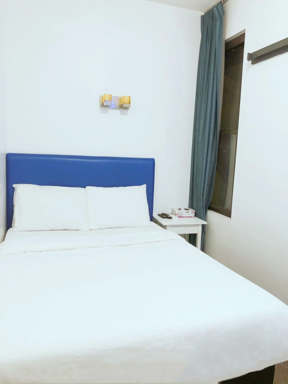Hotel 837