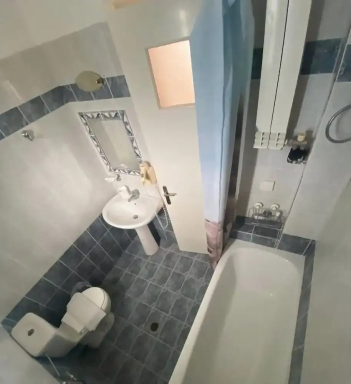 AEOLOS Apartments