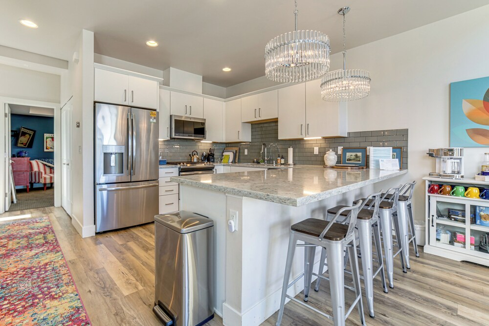< 2 Mi to Dtwn Reno: Luxe Midtown Gem w/ Patio