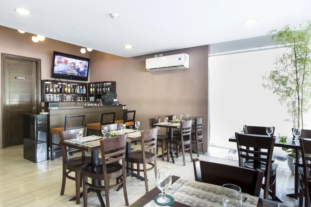 88 Courtyard Hotel