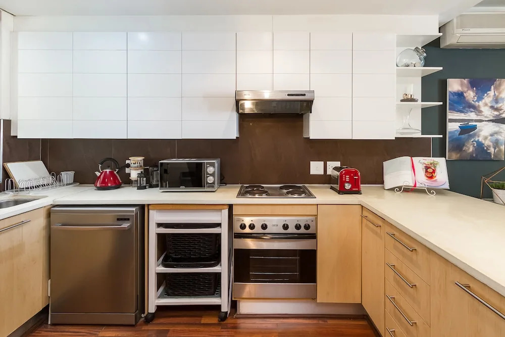 Adderley Terraces J11