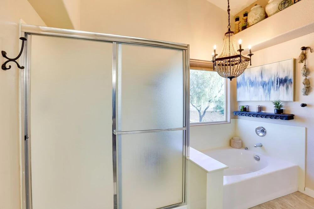 Outdoor Kitchen & Pool: Cave Creek Getaway
