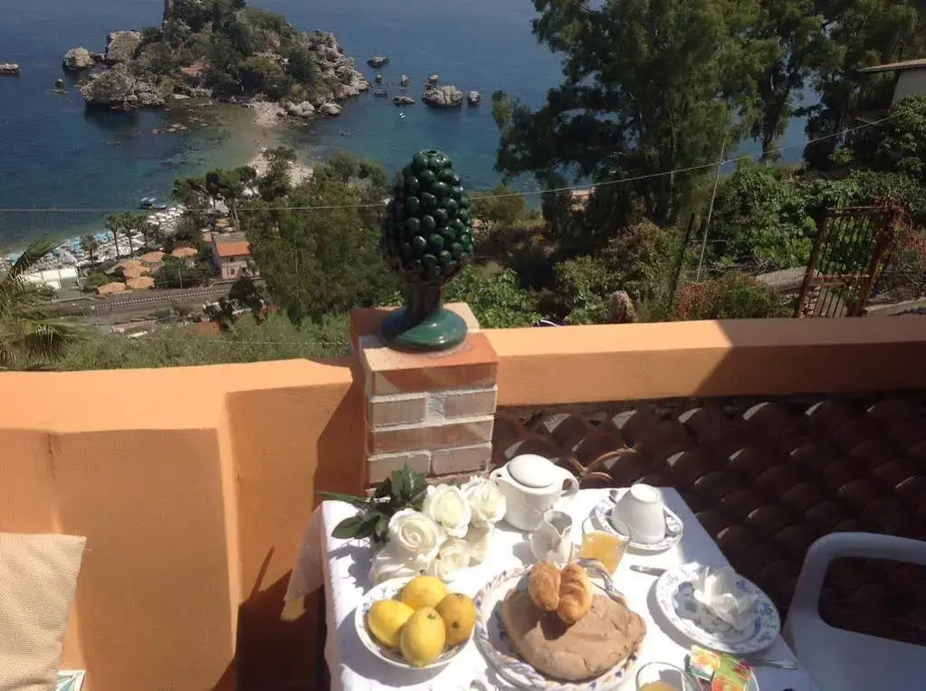 La Bergerie Isolabella sea view B & B