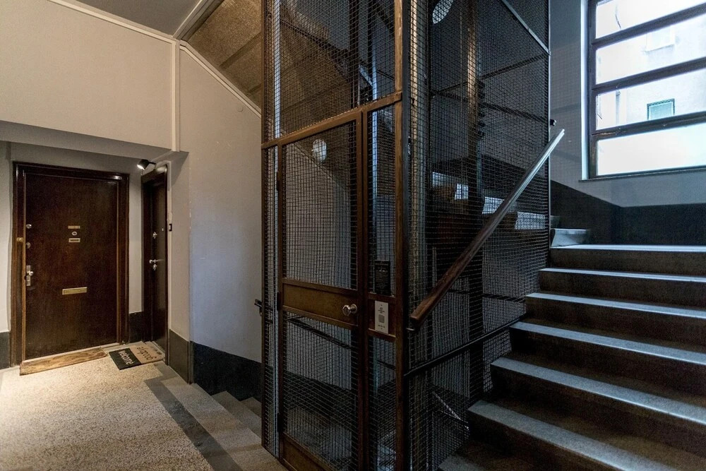 Spacious 2BDR Apartment few steps from City Center