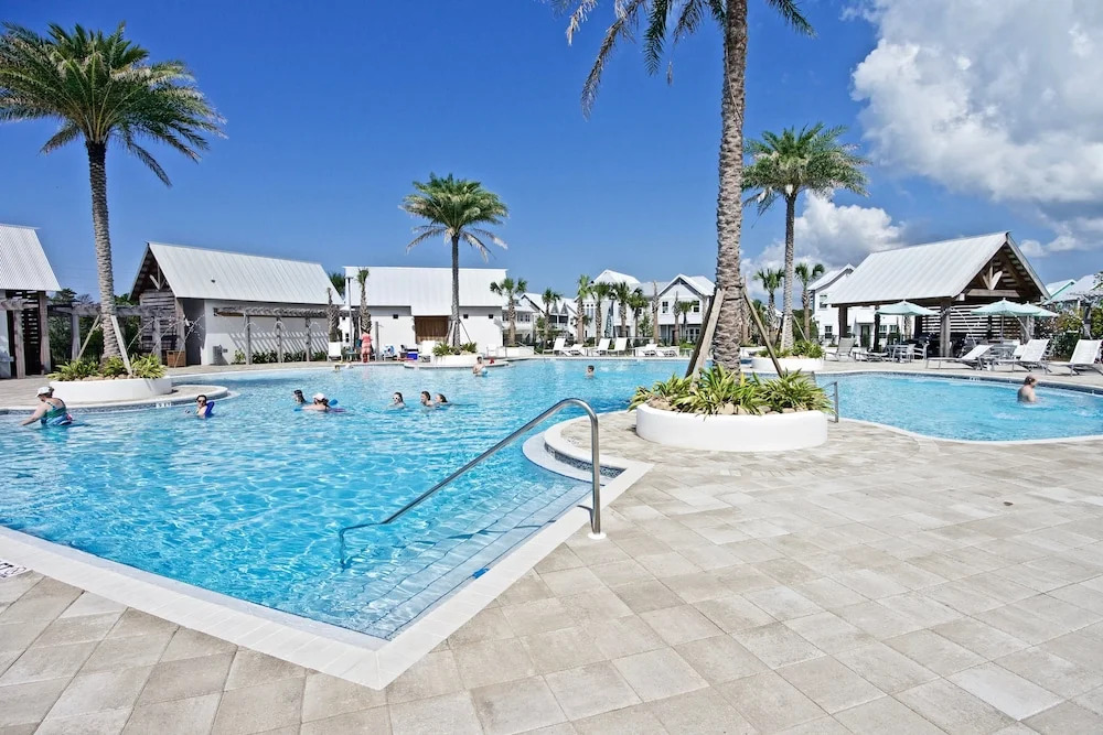 Steps to the Resort Style Pool & Across From The Big Chill