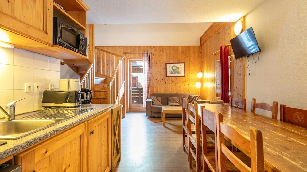 Pet-friendly Family Home With Balcony
